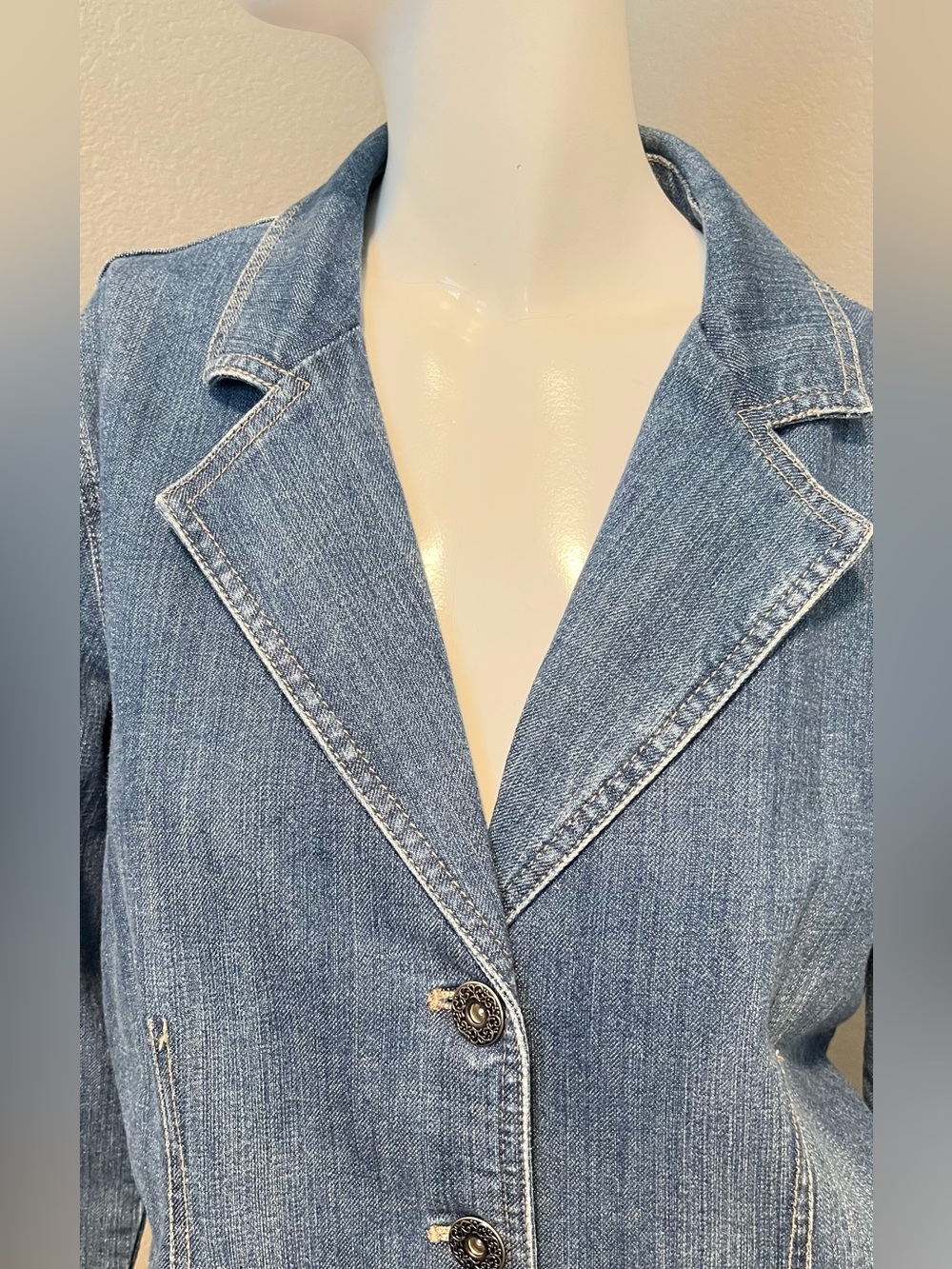 NWT Women’s CHICO”S Platinum Light Wash Blue Denim Jean Blazer Jacket Size 1- S - Picture 5 of 14